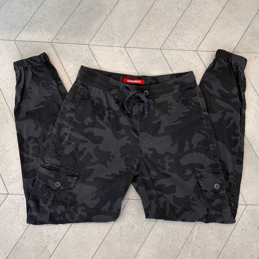 Union Bay black camo cargo joggers size M